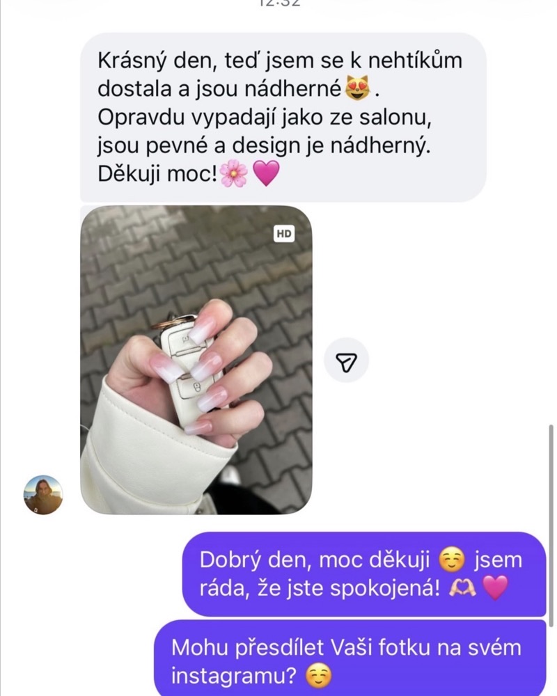 Press-on nehty Glossed Nails — post 4 na Instagramu
